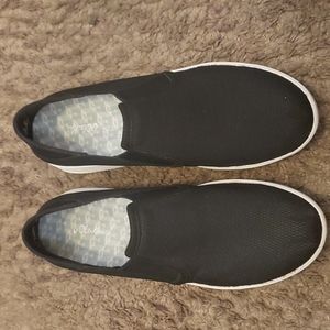 Black OluKai Ki’ihele …Women’s 9.5 (fit like a 9)